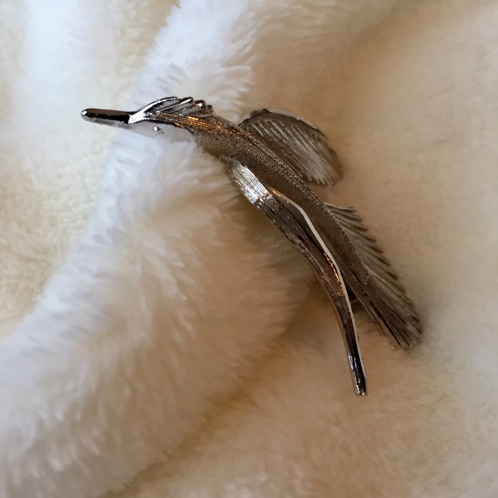 Silver Bird Pin - Picture 5 of 8